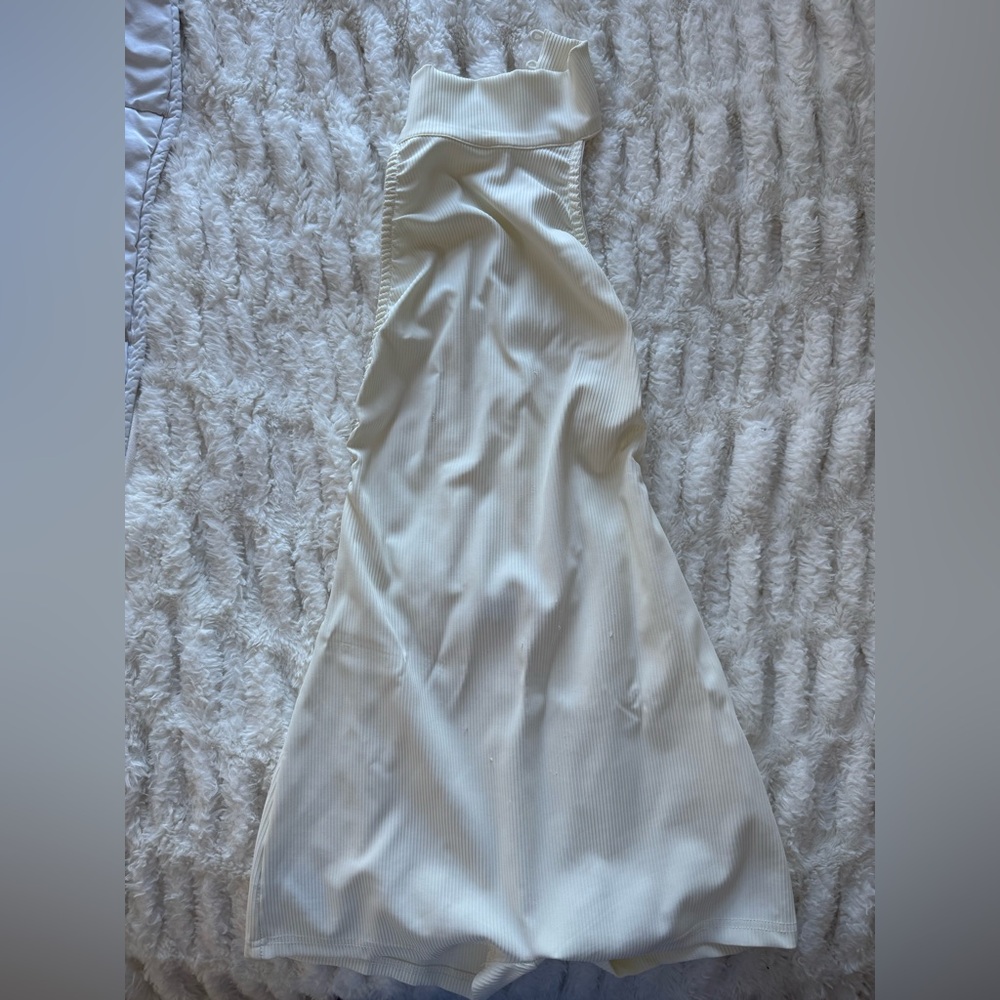 Elegant Cream Sleeveless Dress